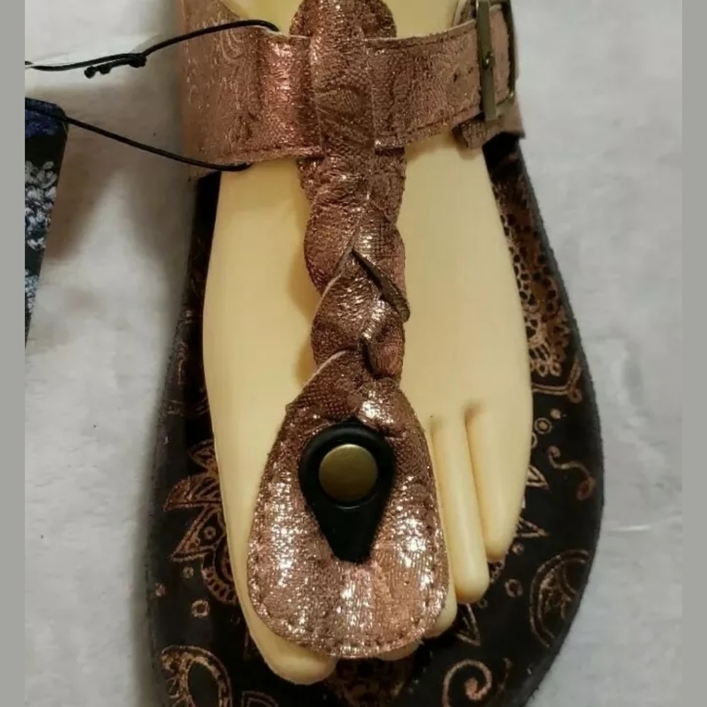 MUK LUKS Thong Sandals Memory Foam Insole - Picture 3 of 8